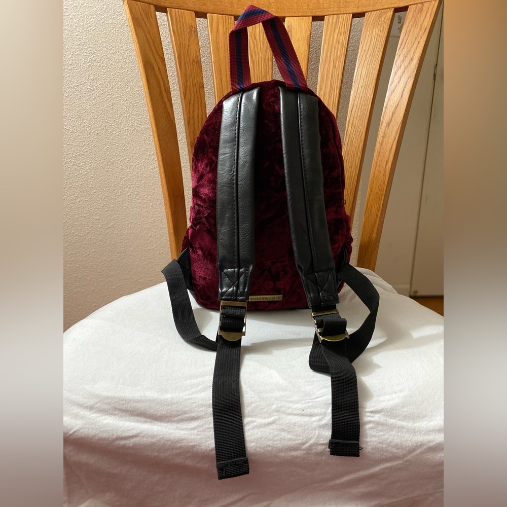 Velvet backpack 🎒 - Picture 2 of 6